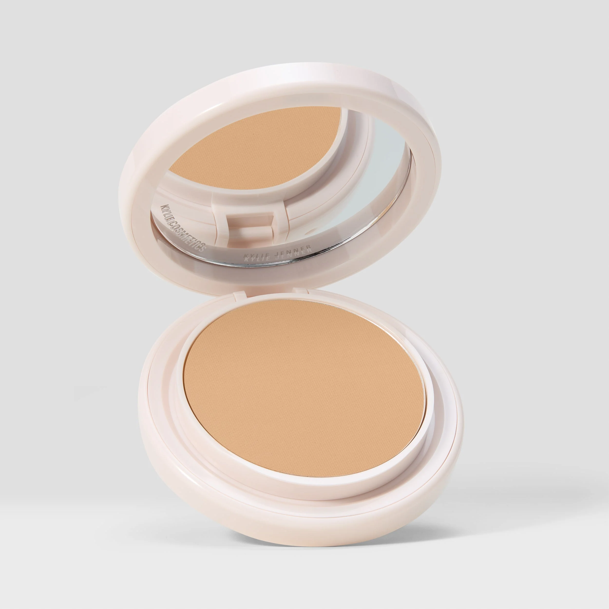 Kylie's Golden Globes Look Bundle - Image 4