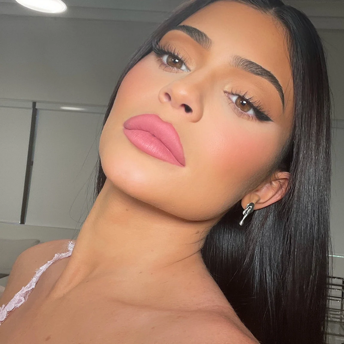 Matte Lip Kit - Image 135